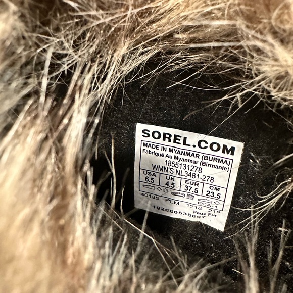 Sorel Woman’s Joan of Arc Boot size 6.5, color is Fawn and Omega Taupe - Picture 4 of 5